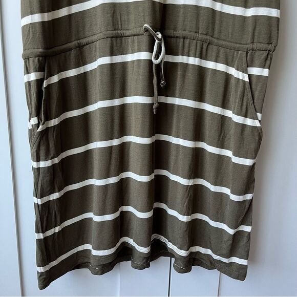 Chaser NWT Revolve Striped Cold Shoulder mini dress medium - Picture 6 of 8